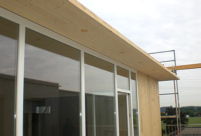 Projekt "Holzmassivbau mit Plattenfassade" ( 2012 Zimmerei Kuffer. Alle Rechte vorbehalten.)
